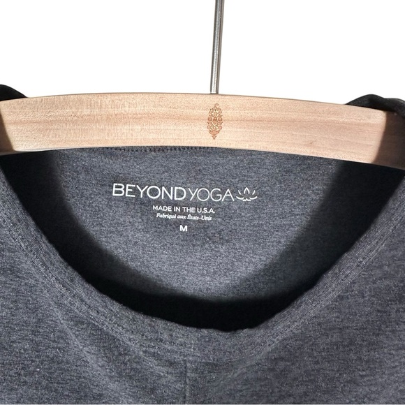 BEYOND YOGA Twist Bralette in charcoal - Picture 5 of 6